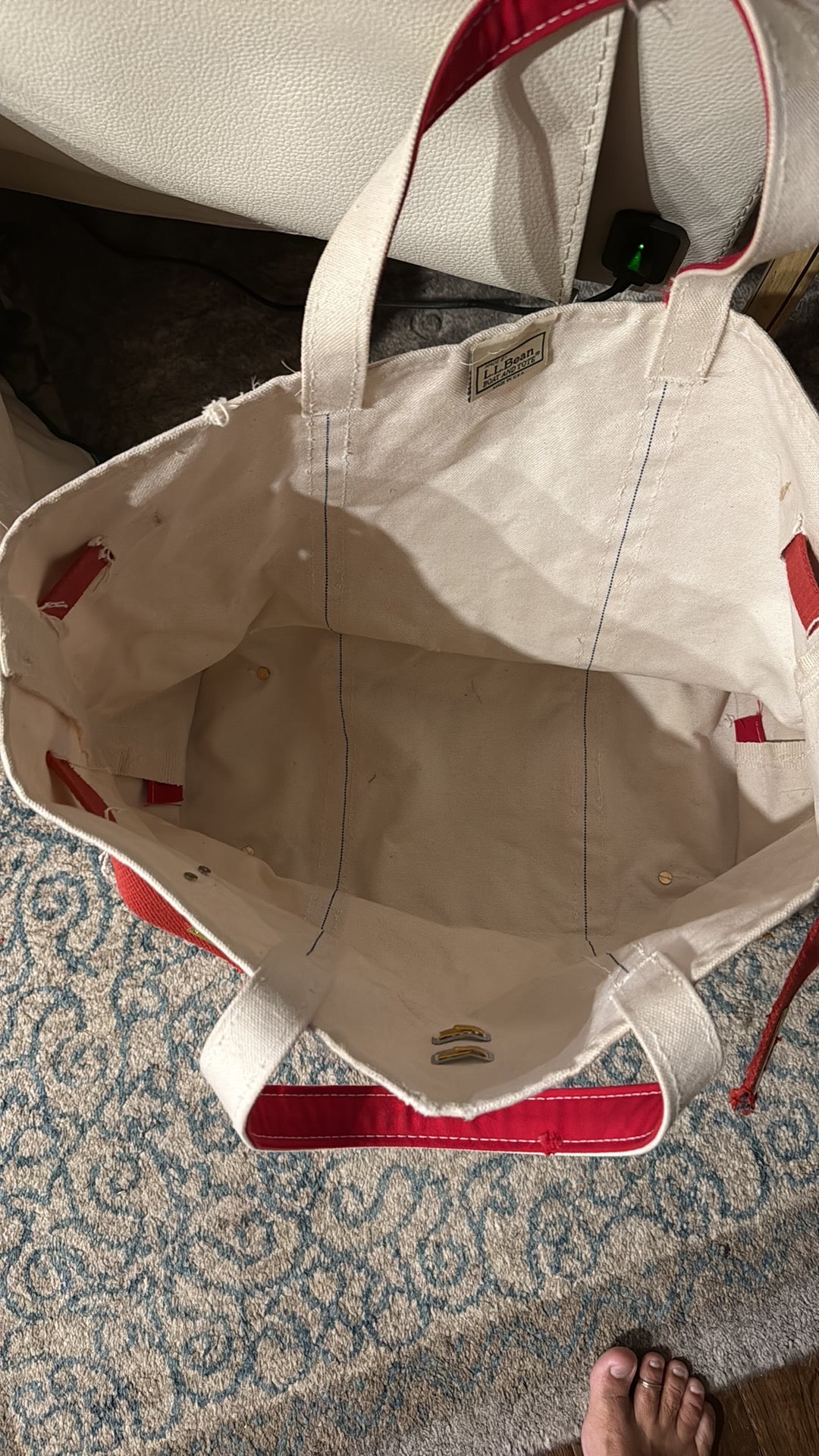 THE BOAT-YARD | VINTAGE RED