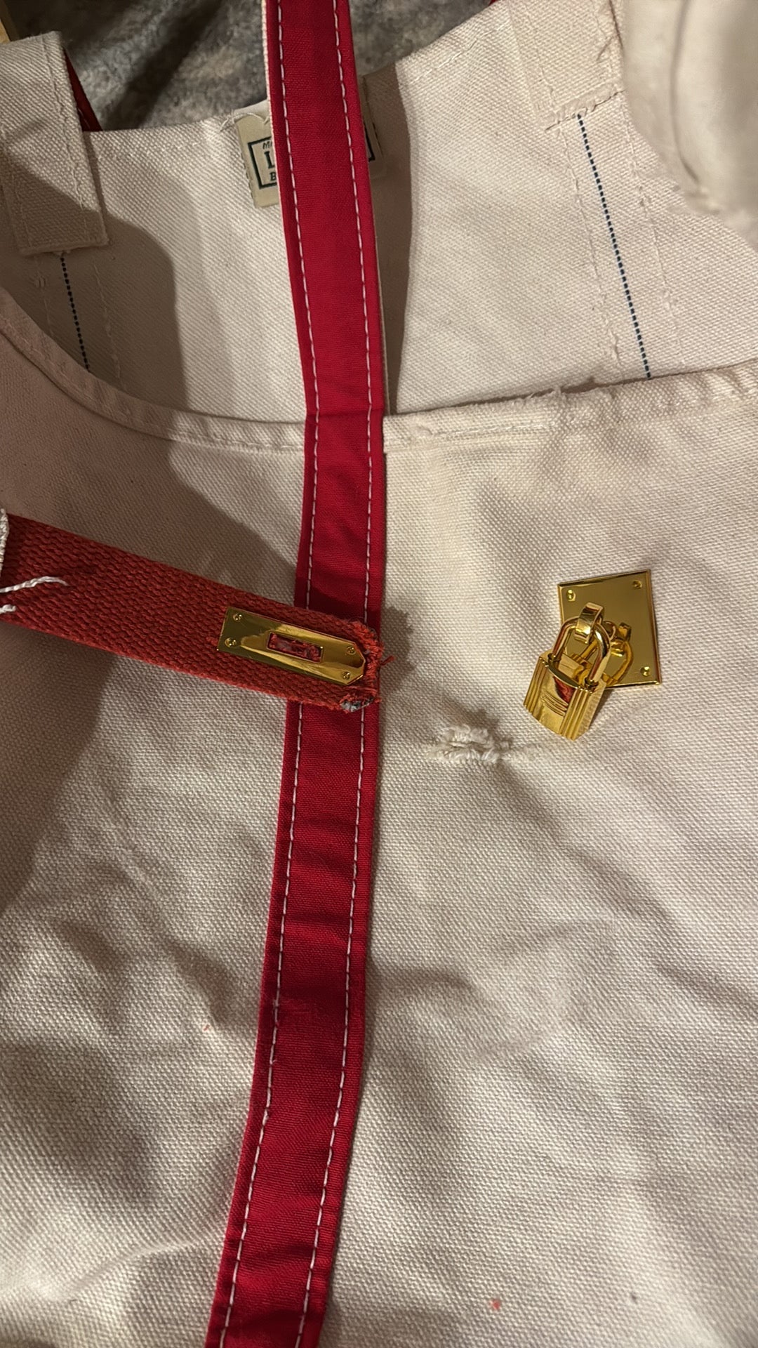 THE BOAT-YARD | VINTAGE RED